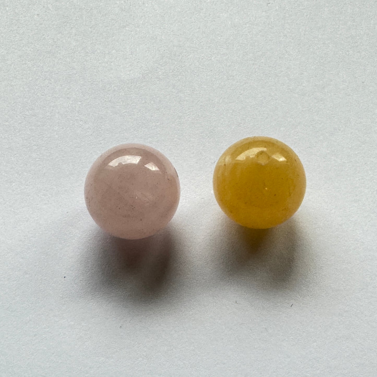 6 Pieces Beautiful Colorful Round Quartz Loose Beads With Holes Like A Chewing Gum