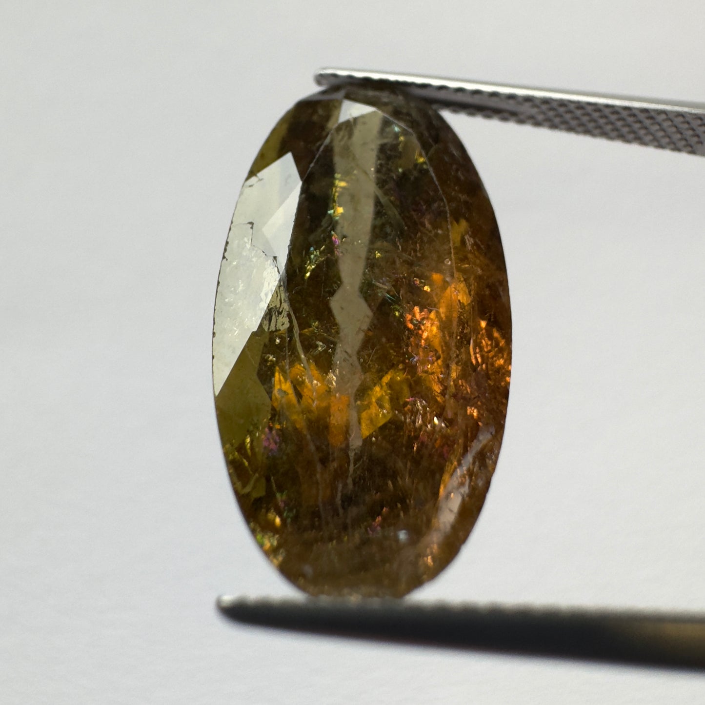 Beautiful Tourmaline Oval Faceted With Inclusions & Rainbow 22,92x12,32 mm 16,78 cts