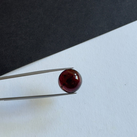 Magnificent Round Tourmaline Cabochon Wine Red 14,38cts
