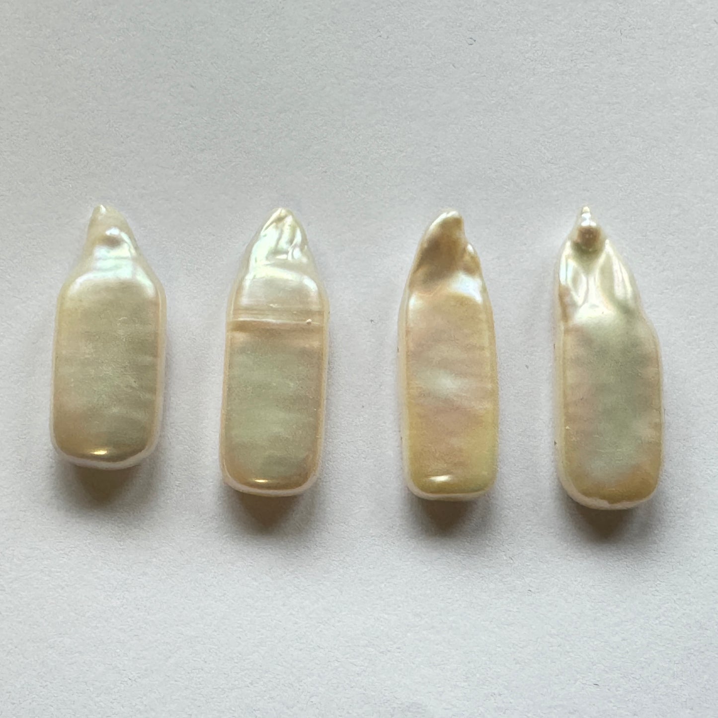 5 Pieces Beautiful Rare Elaborate White Long Pearls With 2 Holes For Jewellery