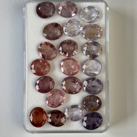 Spinell, oval, facettiert