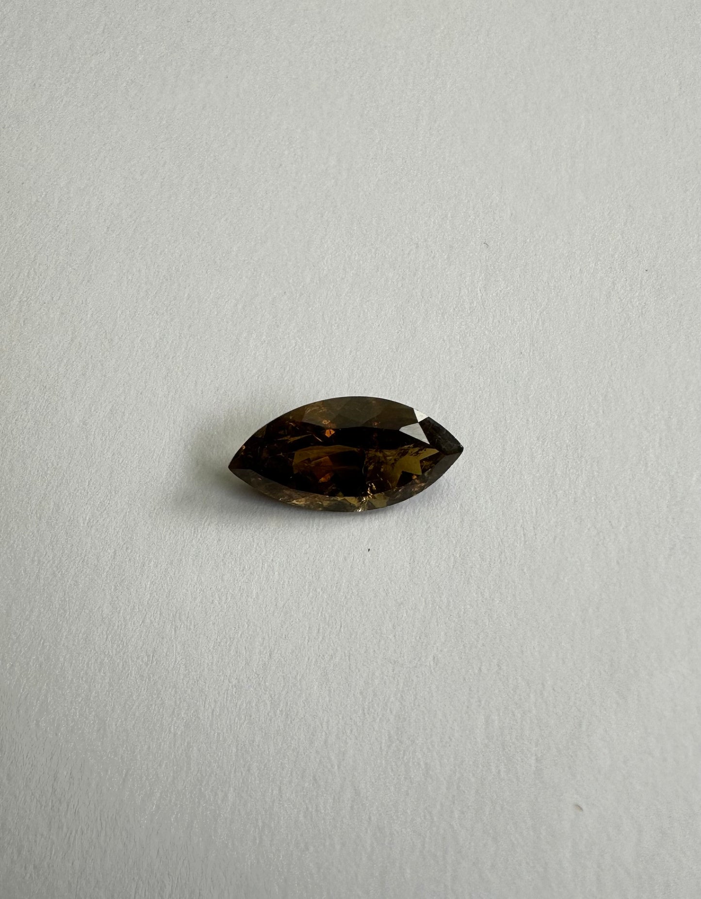 TR380, Turmalin, 3,92 Karat, 15,7 x 8,0 x 5,6 mm