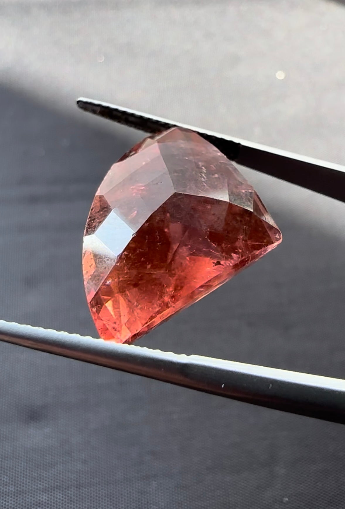 Peach tourmaline, fancy cut, 18.03cts, 24.2x15.4x10.0mm,