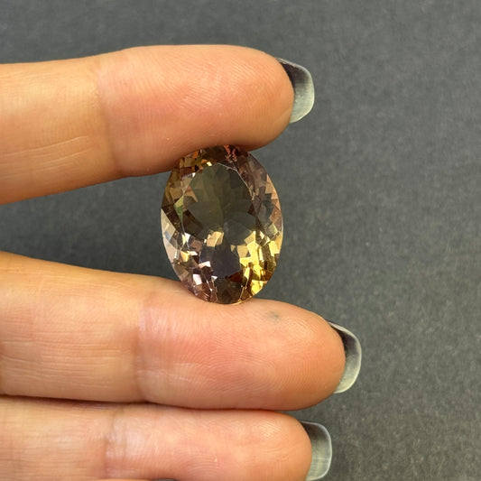 Impressive Ametrine oval 14.78cts 20.1x14.9x9.2mm, Yellow with Purple Hues