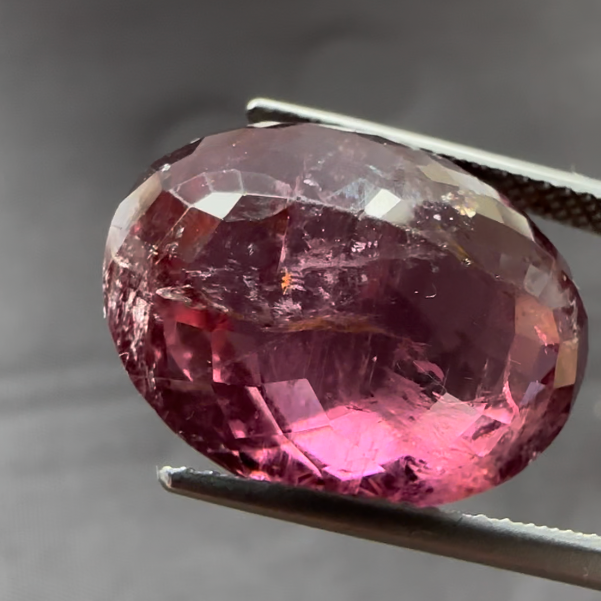 Tourmaline, 16.55 cts, 17.5x 14x 10.3 mm, Oval