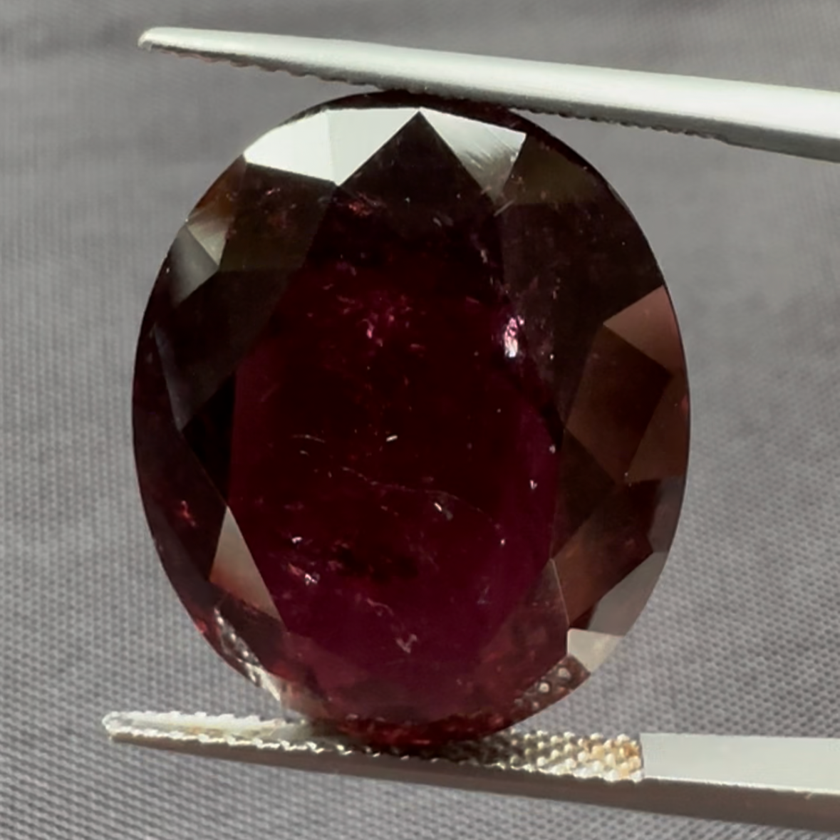 EB149, Tourmaline, 20.92 cts, 20.2x 16.5x 9.5 mm, Oval
