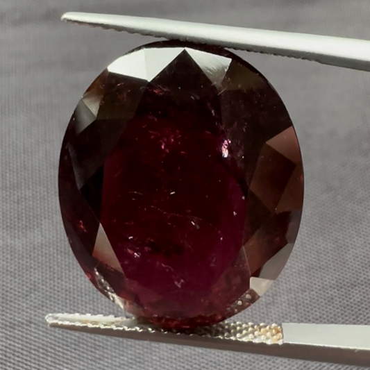 Tourmaline, 20.92 cts, 20.2x 16.5x 9.5 mm, Oval