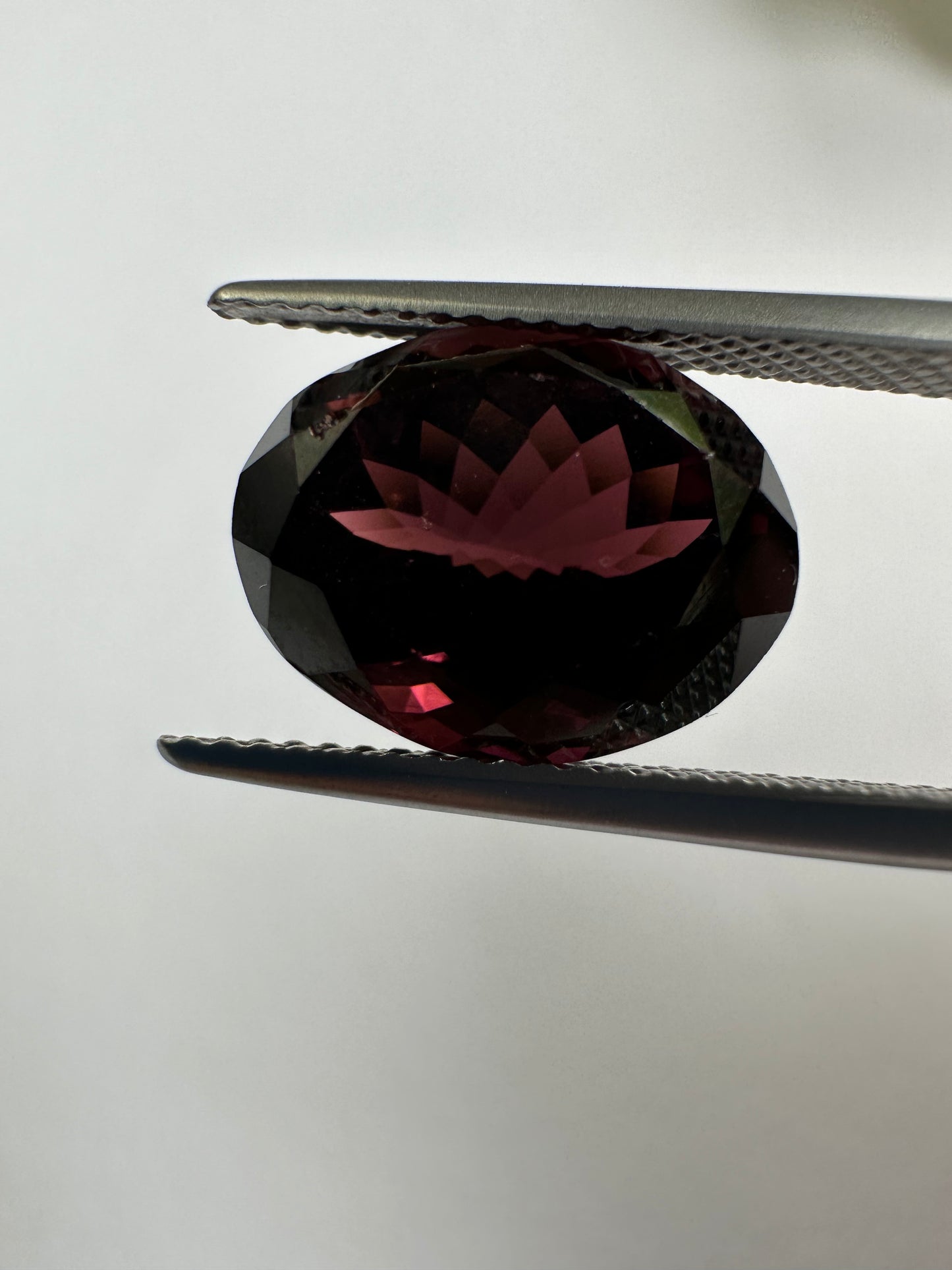 TR279, Turmalin, 7,24 ct, 13,3x10,4x8,1 mm