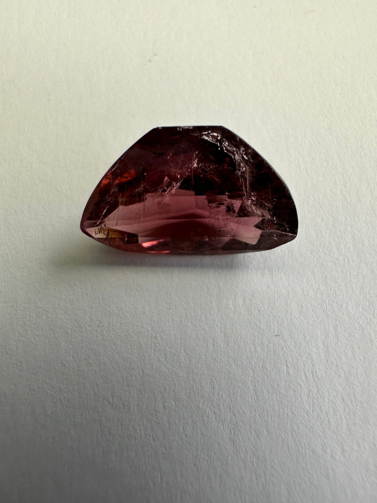TR372, Turmalin, 6,96 Karat, 7,2 x 11 x 5,8 mm
