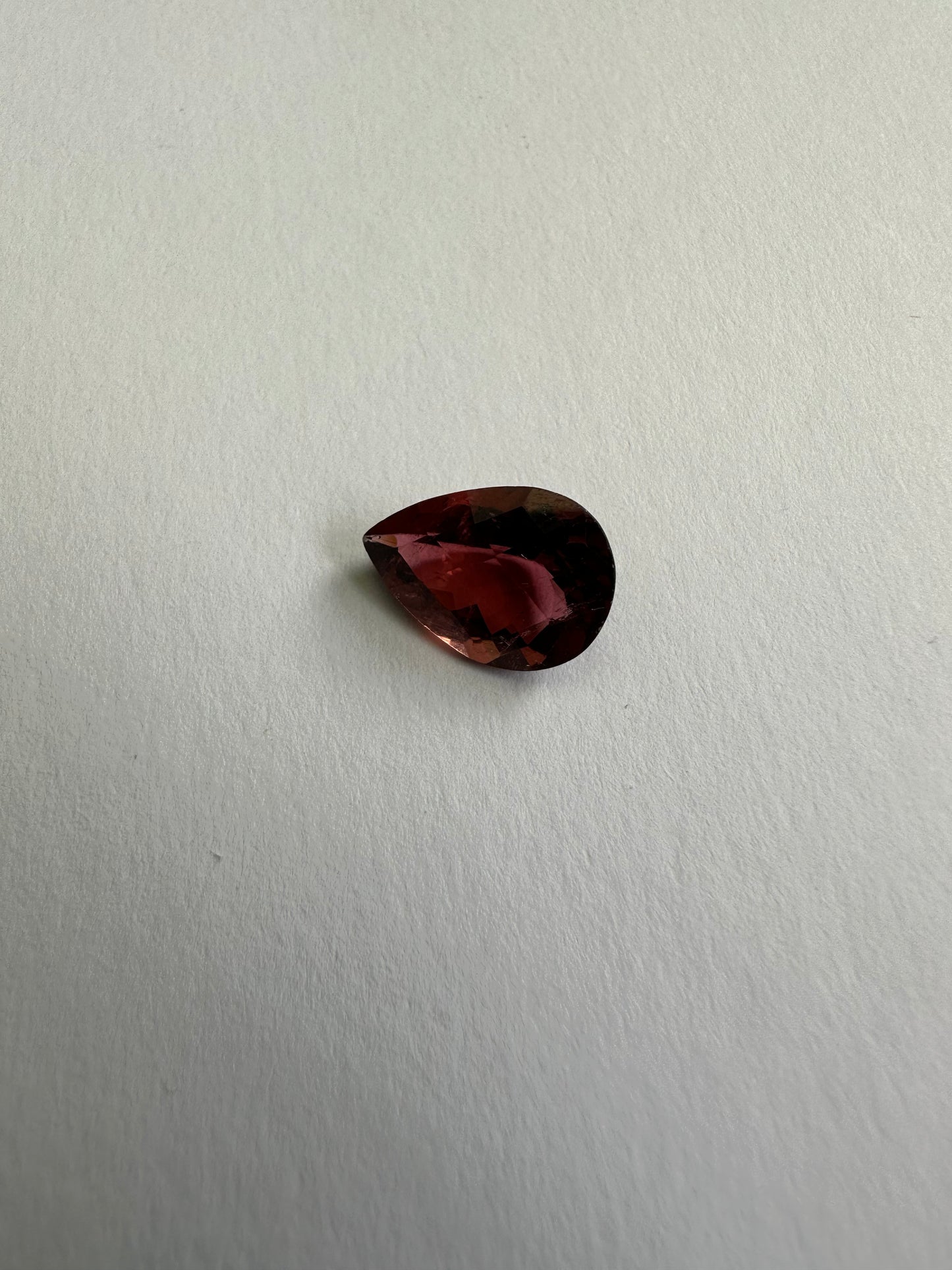 TR245, Turmalin, 4,23 Karat, 13,8 x 9,1 x 6 mm