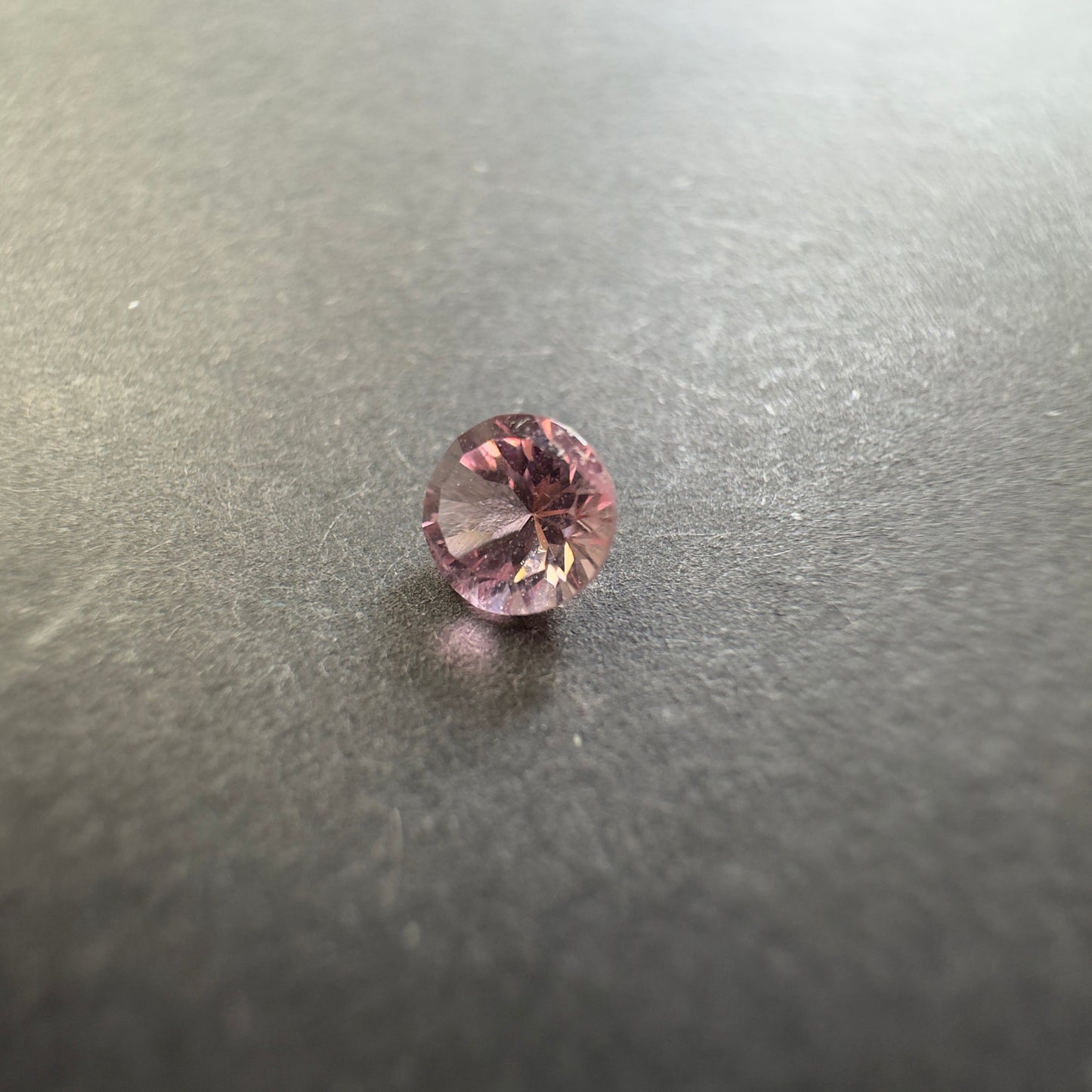 Eb002025 Exceptional clarity and vibrant colour - round Tourmaline