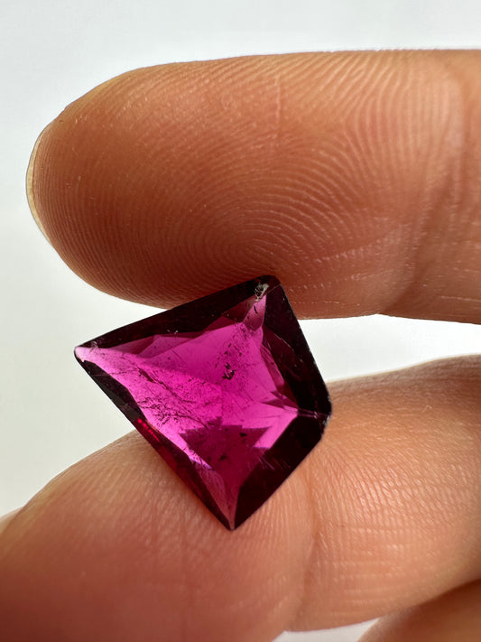 Eb001336, Tourmaline, 4.29 Cts, 15.5x 13.3x 4.4 mm