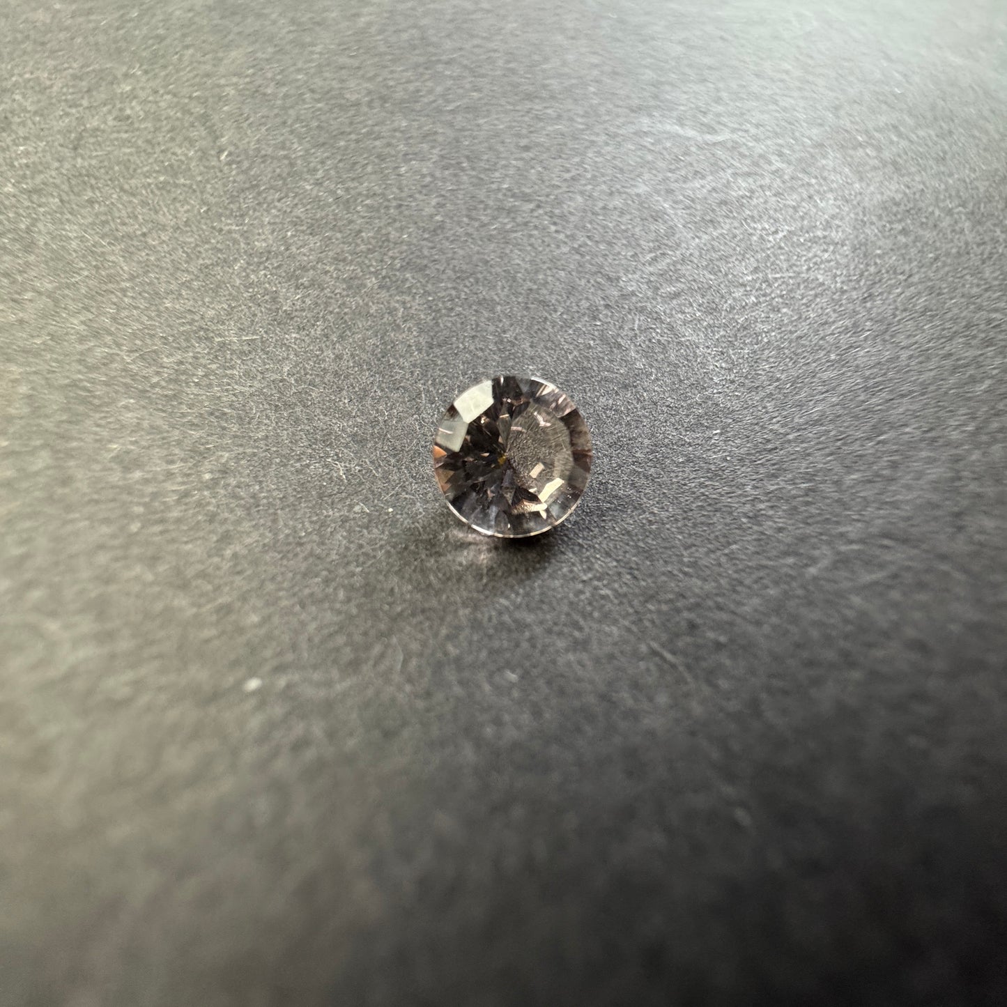 Radiant champagne-hued Tourmaline - 0.81cts , 6,2mm