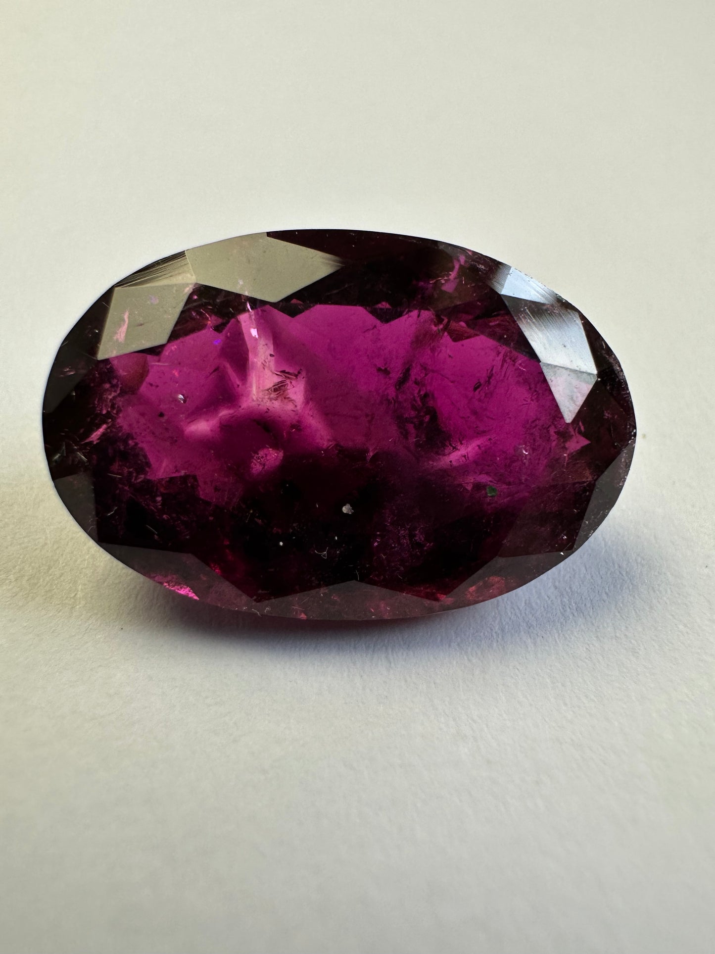 TR351, Turmalin, 20,94 Karat, 22,5 x 14,8 x 9,2 mm