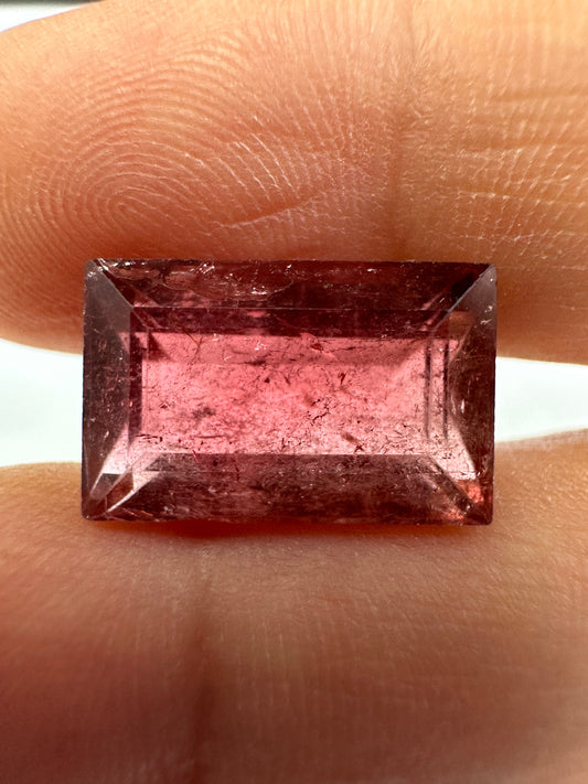 TR357, Turmalin, 8,14 ct, 14,4 x 9 x 6,8 mm