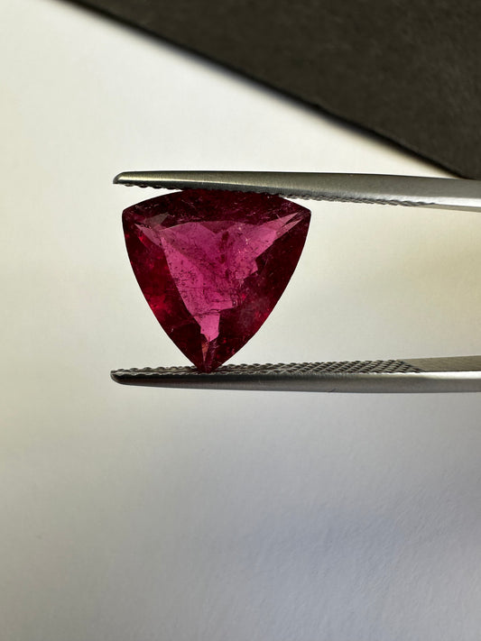 Eb001367, Tourmaline, 3.80 cts, 11.5x 11.2 x 5.5 mm