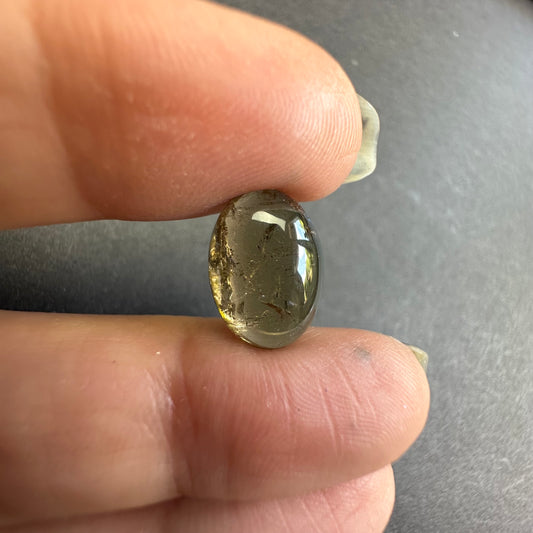 Authentic Tourmaline with bright transparent olive hues - 6,12cts