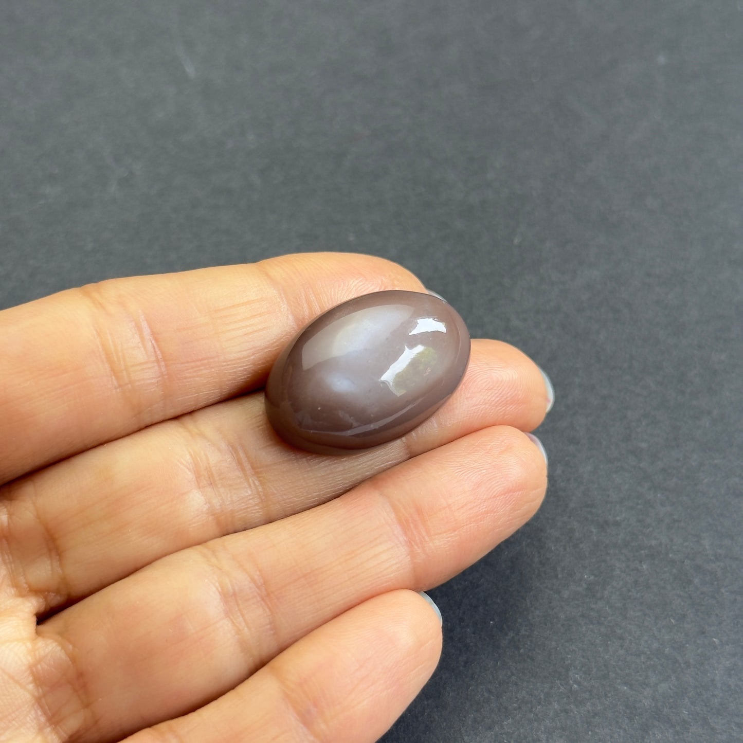 Mondstein Oval Cabochon 33,2 cts 26,5 x 17,01 mm EB437
