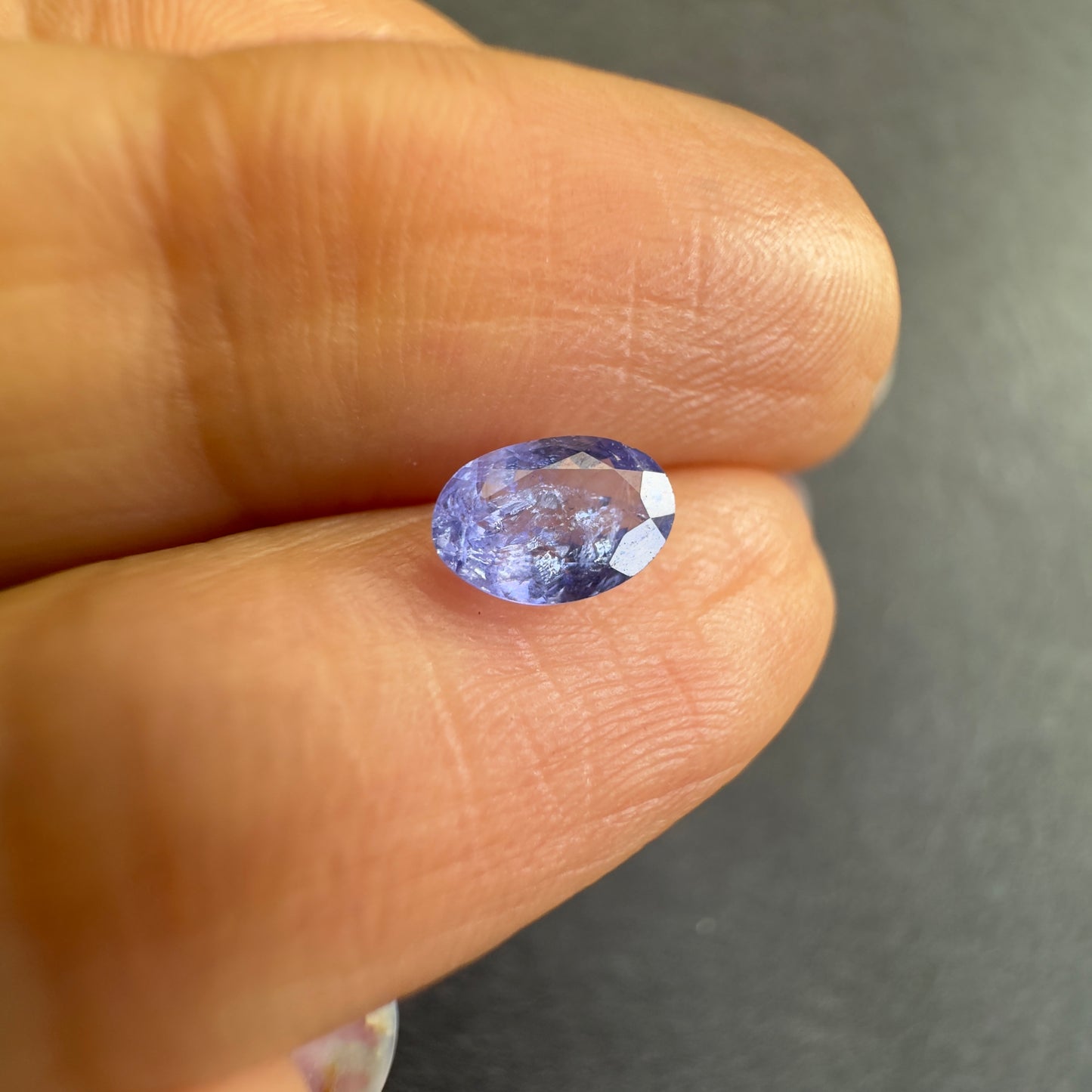 Captivating Tanzanite oval fac. 0,44cts