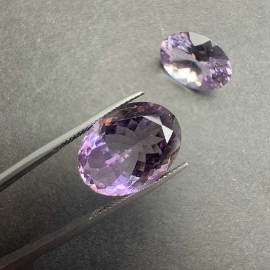 Carefully selected Amethyst Oval fac. Vibrant Colour