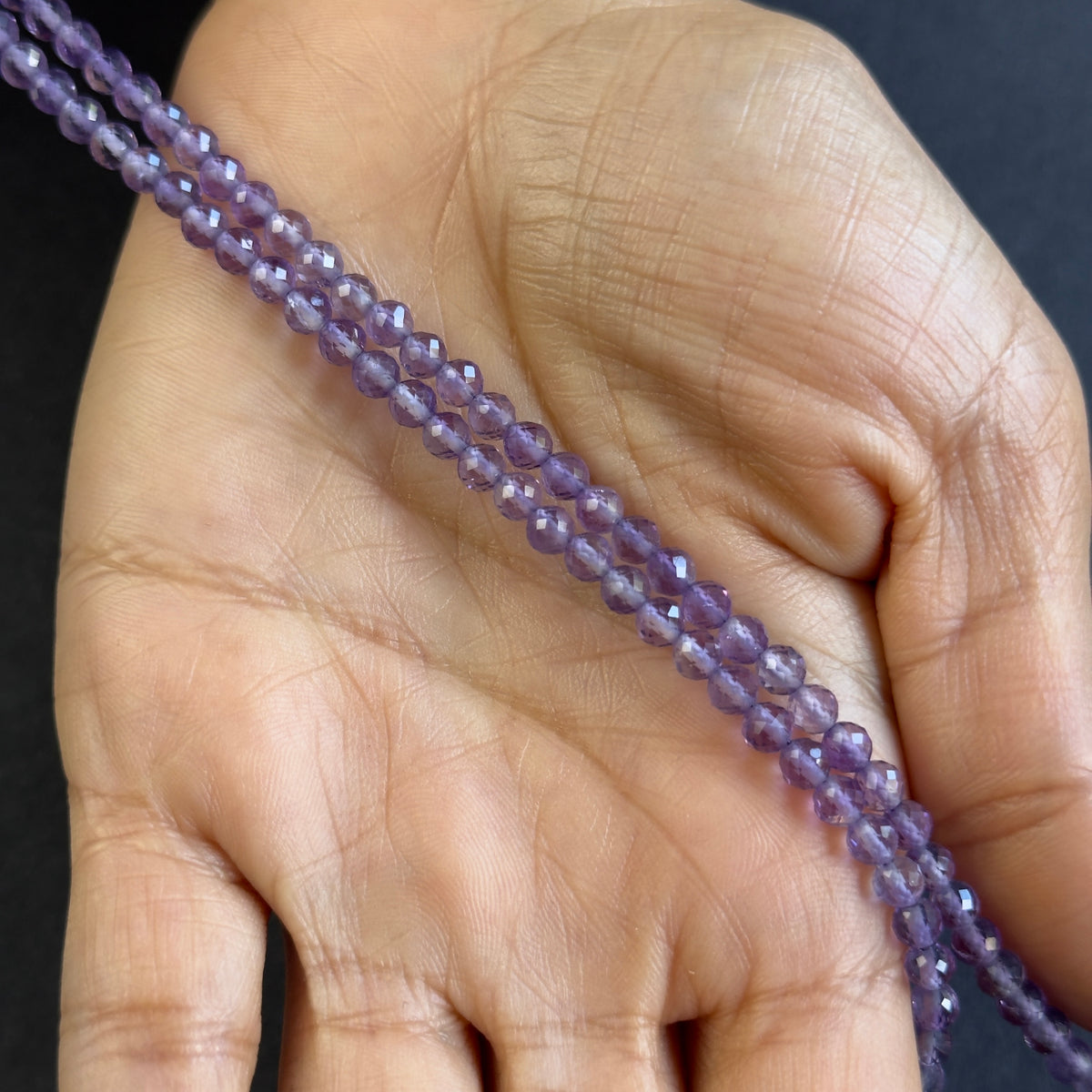 Elegante Amethystperlen rund 47,80cts