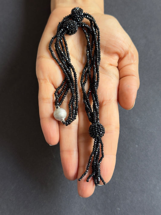 Gleaming like a night filled with stars - Spinel Necklace fac. Rondelle