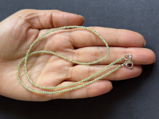 Striking Peridot with dazzling round Cut -18.97cm