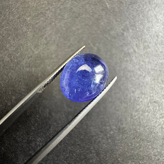 Oval Tanzanite , Shining in a deep mystical Blue - 10.61cts