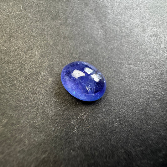 Oval Cabochon Intense Blue Tanzanite 6,94cts