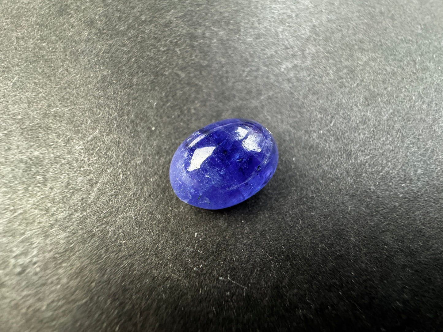 Get ready to be dazzled by this stunning Tanzanite gemstone! 10,98cts