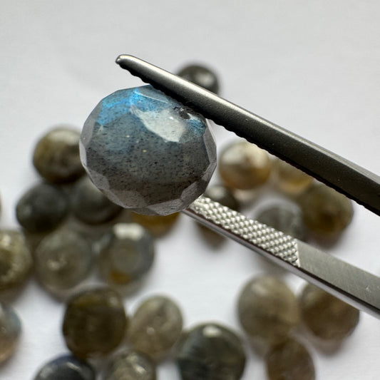 Mesmerizing Labradorite Button shape Loose Beads 33g per Bag