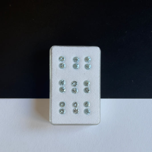 Funkelndes, glänzendes Paar blauer Aquamarin-Edelsteine. Fängt das Licht wunderschön ein