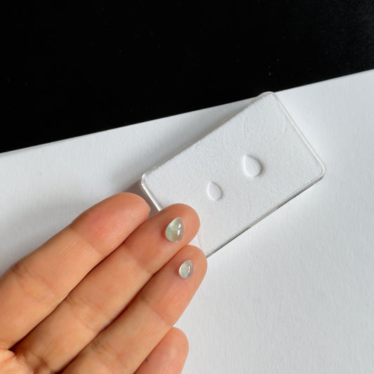 Resembling a Perfect Water Droplet with our Aquamarine Cabochon