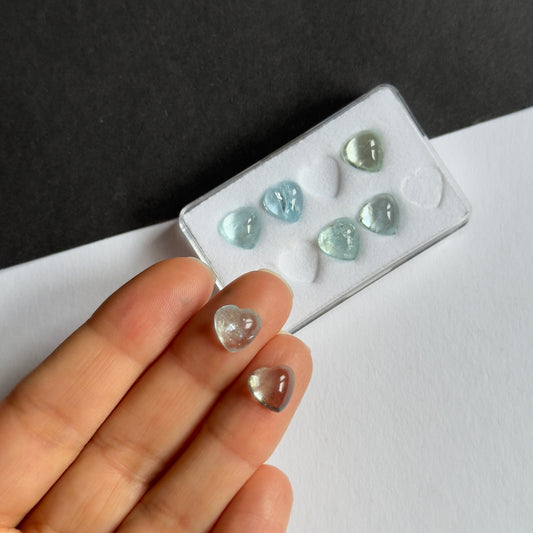 Unwiderstehliche herzförmige Aquamarin-Cabochons