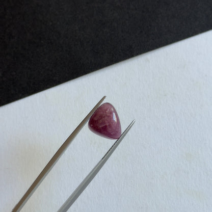 Purple Tourmaline Triangular Cabochon, 6.29 ct, 12x10 mm – view 3 of 3