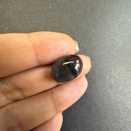 Tourmaline -  gracefully transitions  in Colour! Cabochon oval, 14,42cts