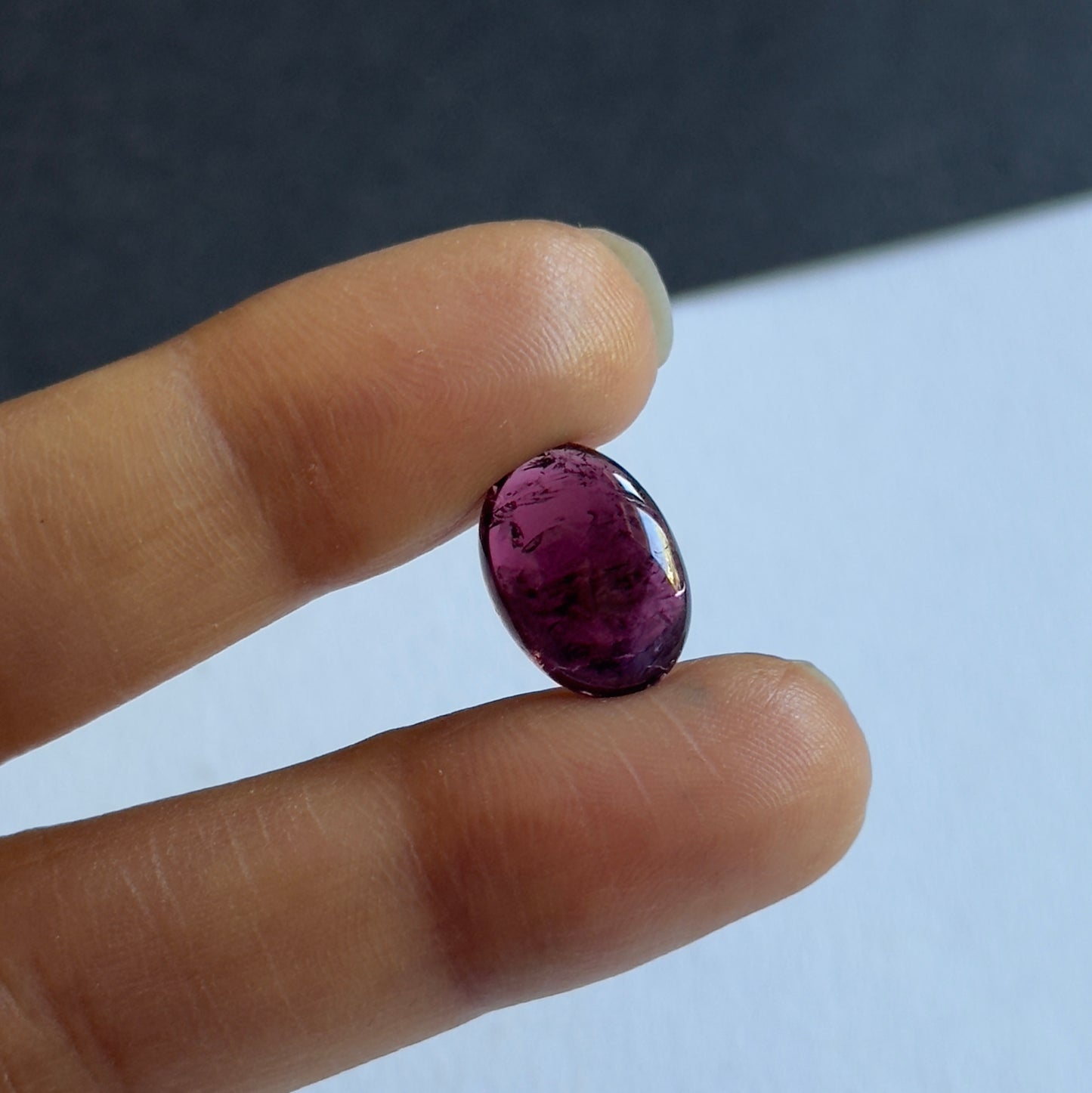 Captivating shiny finished Cabochon Tourmaline with Pink Hues 5,44cts