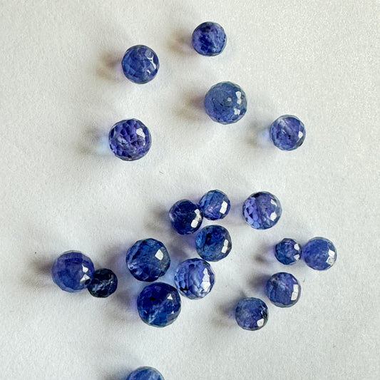 Tansanit, wunderschöne blaue Fußbälle, gebohrt und facettiert, 5er-Set, lose Perlen mit Einschlüssen, 5–10 mm