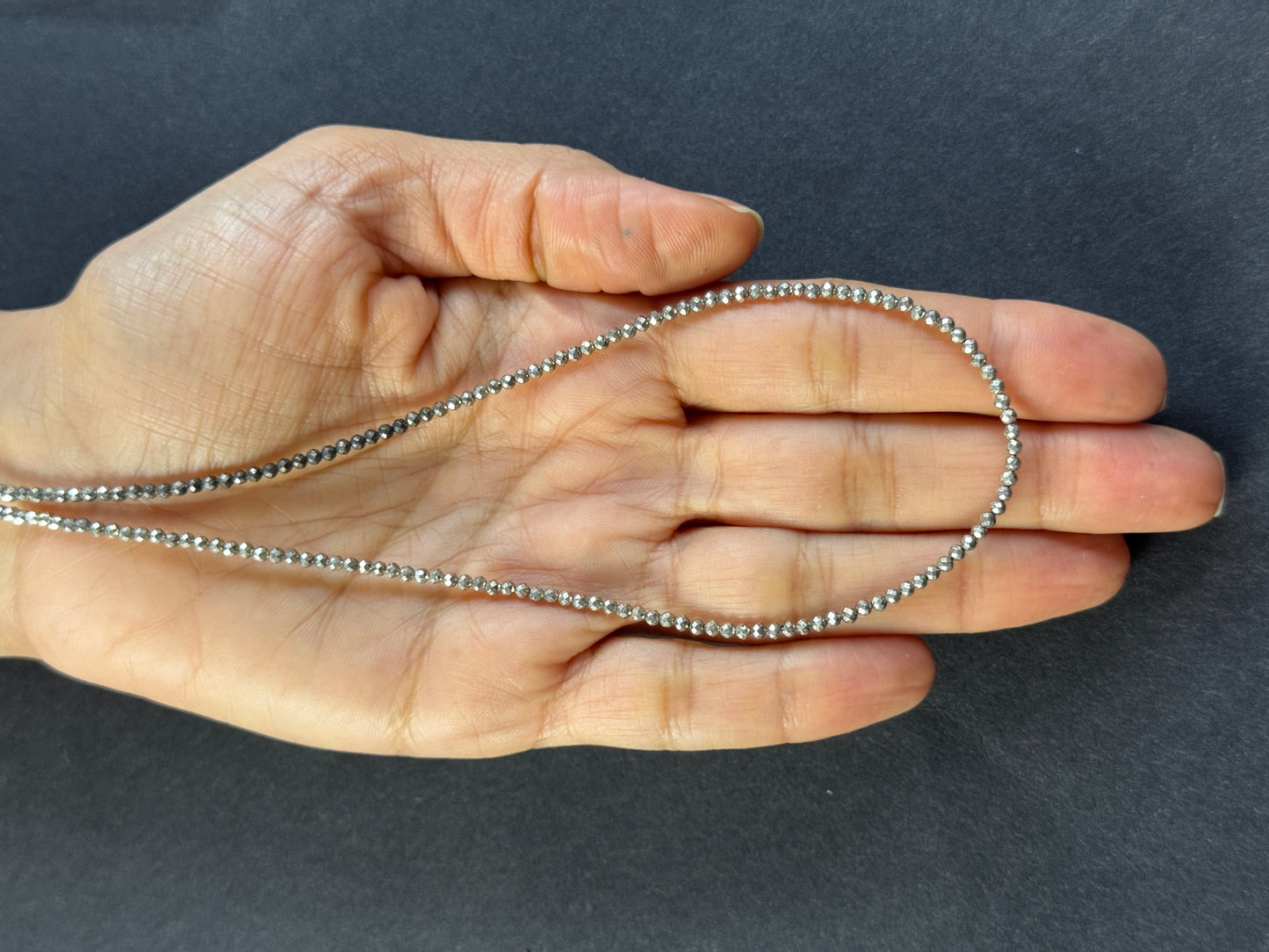 Metallic Silver Shine Coated Hematite 23,88cts