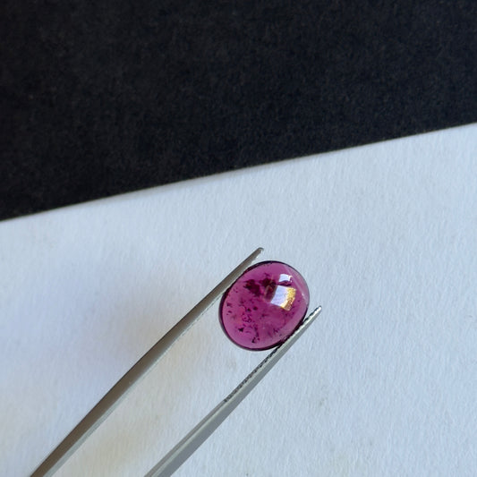 Vibrant Pink Oval Tourmaline Cabochon 3,51cts