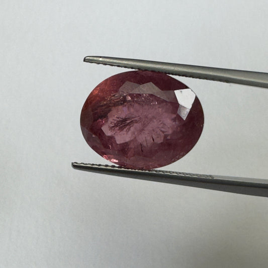 This rectangular-shaped Tourmaline is a must-have -11,40cts