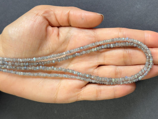 Opalescent and Glowing Labradorite Rondelle Beads    Approx.  27,96cts - 31,91cts