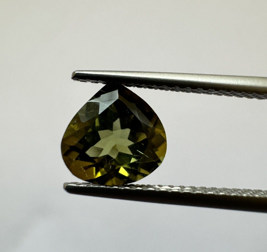 Unique, Green Pear-shaped Tourmalines 7,5mm x 7,7mm 4,50cts