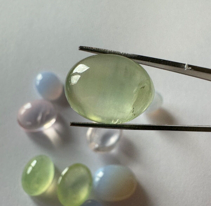 Multicolour Rose Quartz Oval Cabochon – view 5 of 11