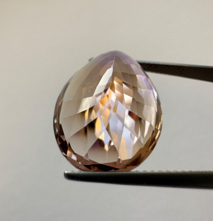 Multicolour Ametrine Oval Faceted Loose Stone, 20.18 ct – view 4 of 5