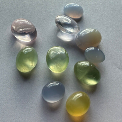 Multicolour Rose Quartz Oval Cabochon – view 10 of 11