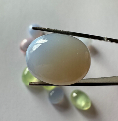 Multicolour Rose Quartz Oval Cabochon – view 4 of 11