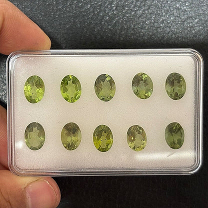 Green Peridot Oval Faceted Loose Stone, 1.21 ct, 8x6 mm – view 3 of 9