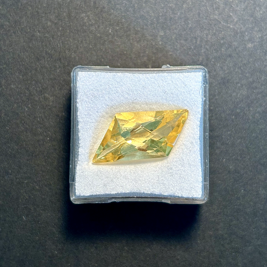 Citrine Unusual cut Faceted Top quality 21.1 x 13 mm 7.18 Carats