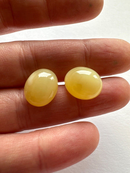 Yellow Quartz Cabochon Pair, 18.16 ct – view 3 of 4